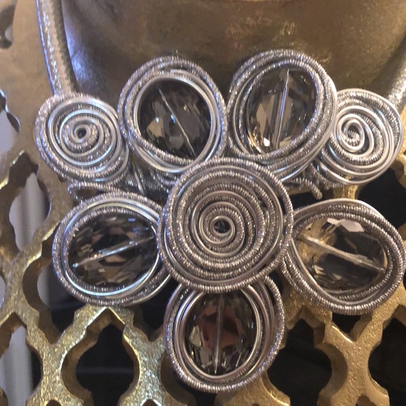 Silver wire necklace with clear stones and small fishhook earrings - Picture 2 of 4